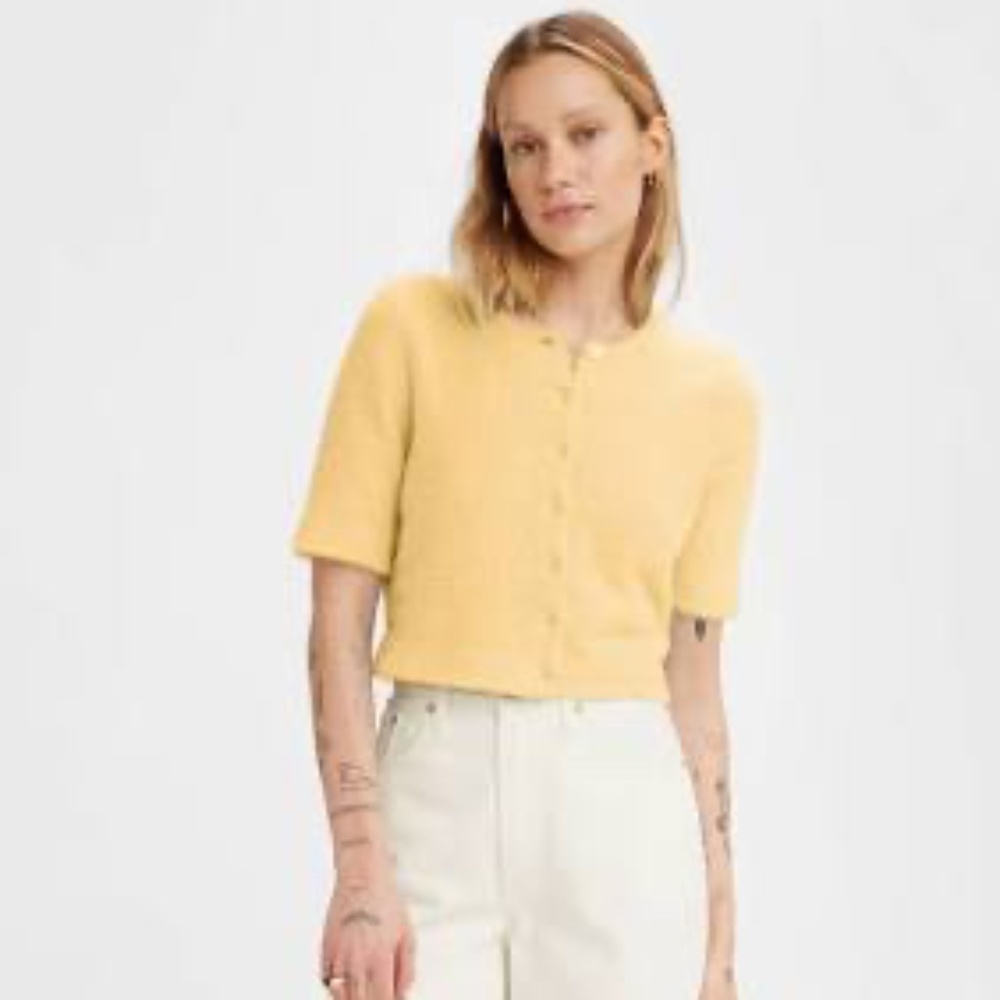 Levi’s yellow sandy sweater